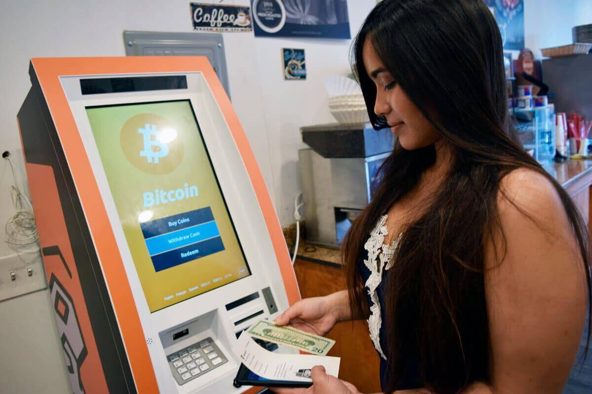 do bitcoin atms give cash